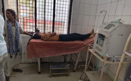 अमेठी में सड़क हादसा, छात्रा और युवक गंभीर रूप से घायल; जिला अस्पताल रेफर