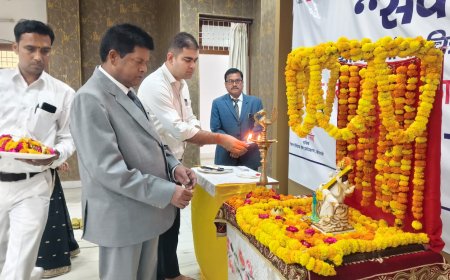 कौशांबी में विधिक जागरूकता की पहल: अधिकार मित्रों को दिया गया विशेष प्रशिक्षण, उत्कृष्ट कार्यकर्ताओं का सम्मान