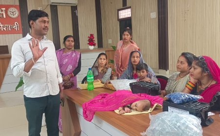 कौशांबी में जल सखियों का विरोध: 5 साल से काम, लेकिन एक रुपया भी नहीं मिला मानदेय