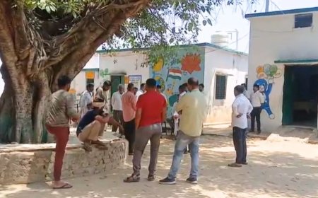 स्कूल नहीं जाएंगे वरना सर मारेंगे… 150 बच्चों ने एक साथ की स्कूल जाने से किया मना, जांच के लिए टीम गठित