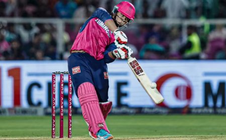 वैभव सूर्यवंशी के बल्ले में लगी है AI चिप? 15 साल के भारतीय शेर से डरा पाकिस्तान, एक्सपर्ट ने डोपिंग टेस्ट की तरह बैट की जांच की मांग!