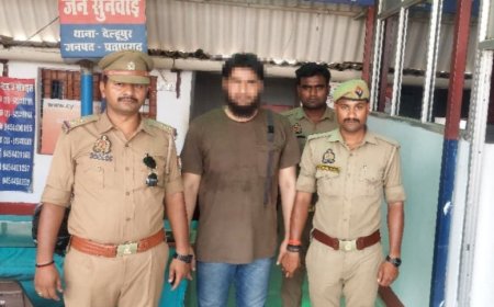 प्रतापगढ़ पुलिस का ऑपरेशन प्रयागराज… 50 हजार का इनामी अब्दुल्ला गिरफ्तार, पहचान छिपाकर रह रहा था गौहत्या का आरोपी