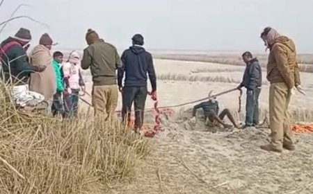 कौशाम्बी में सनसनीखेज मामला: दफन युवती का शव कब्र से निकाला गया, हत्या की आशंका पर जांच तेज