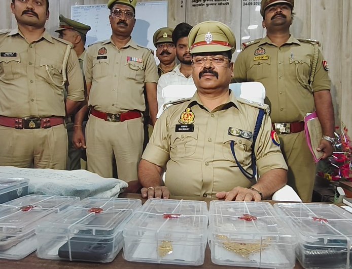 अयोध्या में दिनदहाड़े लूट की कोशिश नाकाम, बुर्के में आई युवती और प्रेमी 2 घंटे में गिरफ्तार