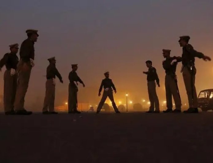 गौतमपल्ली थाने पर कार्रवाई की खबर वायरल, सच क्या है? पुलिस की चुप्पी से बढ़ा सस्पेंस