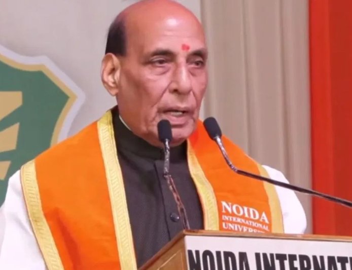 ग्रेटर नोएडा दीक्षांत समारोह में राजनाथ सिंह का बड़ा बयान, बोले- GEN Z है सबसे बेस्ट पीढ़ी