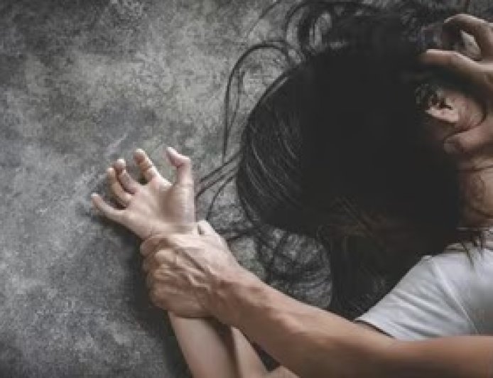 जंगल के रास्ते में दरिंदगी… दोस्त को पीटकर भगाया, फिर छात्रा के साथ जो हुआ... सुनकर खौल उठेगा खून