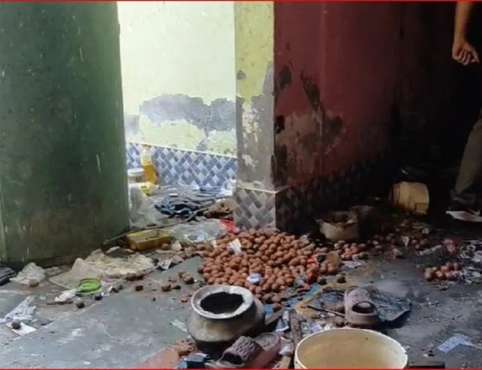 घर में छिपा रखा था बारूद का जखीरा… भीषण गर्मी से हुआ जोरदार धमाका, 15 साल की बेटी की दर्दनाक मौत