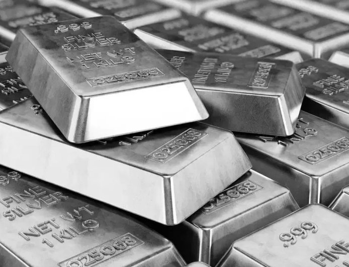 630KG चांदी लेकर चंपत… आगरा के ज्वेलर ने एक ही गांव के 35 लोगों से की 17 करोड़ की ठगी, अब परिवार समेत गायब