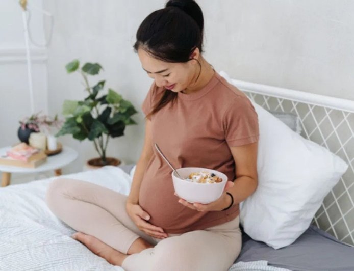 गर्मियों में प्रेगनेंट महिलाओं के लिए जरूरी सावधानी, सही खानपान से रखें सेहत का ध्यान