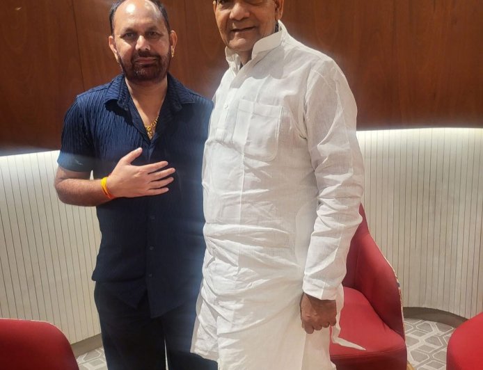 अयोध्या के विकास पर खास चर्चा, समाजसेवी डी.के. शुक्ला की ऊर्जा मंत्री से मुलाकात