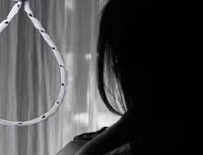 कौशांबी सुसाइड कांड में नया मोड़, दहेज प्रताड़ना के आरोपों के बीच पुलिस की भूमिका पर उठे गंभीर सवाल