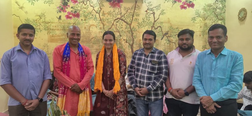 यूपीपीसीएस टॉपर अनामिका मिश्रा का सम्मान, चाणक्य परिषद ने शिक्षा में मदद का दिया बड़ा संदेश