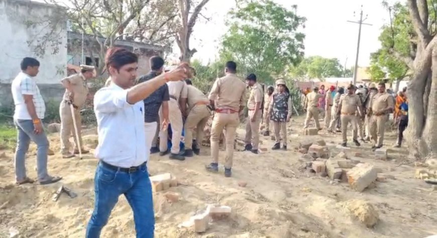 अमेठी में आंबेडकर प्रतिमा विवाद पर बवाल, पथराव और लाठीचार्ज से बिगड़े हालात