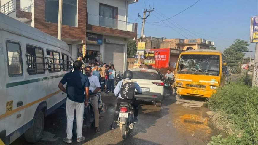 ग्रेटर नोएडा में स्कूल बसों की आमने-सामने भिड़ंत, चीख-पुकार से मचा हड़कंप, कई बच्चे हुए घायल