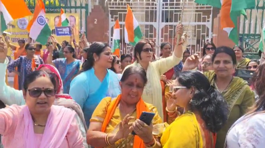 लखनऊ में नारी शक्ति वंदन कार्यक्रम के तहत भव्य बाइक रैली, महिलाओं में दिखा जबरदस्त उत्साह