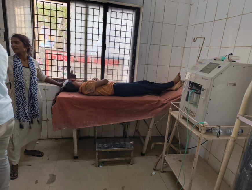 अमेठी में सड़क हादसा, छात्रा और युवक गंभीर रूप से घायल; जिला अस्पताल रेफर