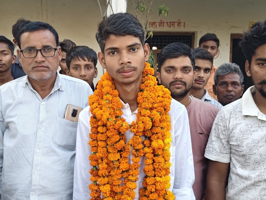 प्रतापगढ़ के सत्यम यादव ने रचा इतिहास, यूपी मेरिट में चौथा और जिले में पहला स्थान हासिल