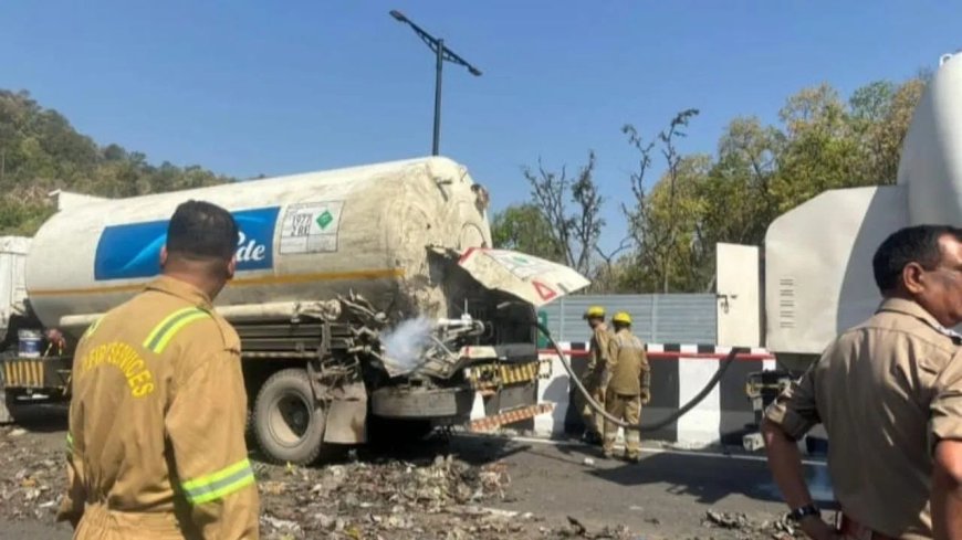 दिल्ली-देहरादून एक्सप्रेसवे पर मचा हड़कंप… नाइट्रोजन गैस से भरे टैंकर में ट्रक ने मारी टक्कर, गैस रिसाव से दहशत