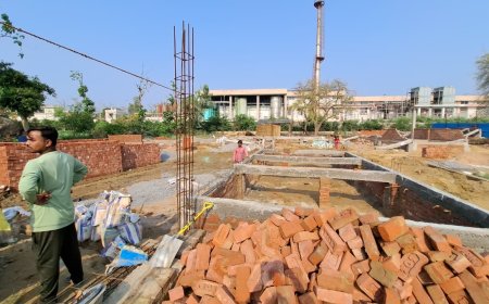 अयोध्या में बड़ा एक्शन: 22 लोगों का अवैध कब्जा ध्वस्त, लेखपाल निलंबित, मुख्य आरोपी पर FIR दर्ज