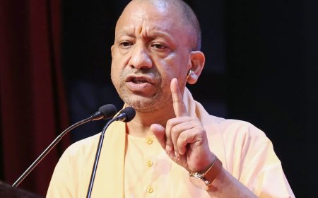 यूपी में तबादला एक्सप्रेस तेज… 38 आईएएस अफसर बदले, कई जिलों में नए डीएम तैनात