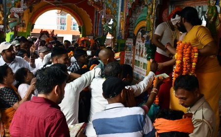 बड़े मंगल पर अयोध्या में आस्था का सैलाब, हनुमान मंदिरों में उमड़ी भक्तों की भारी भीड़