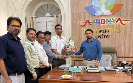 आईएमए प्रतिनिधिमंडल ने डीएम शशांक त्रिपाठी से की मुलाकात, भवन निर्माण की समस्याओं से कराया अवगत