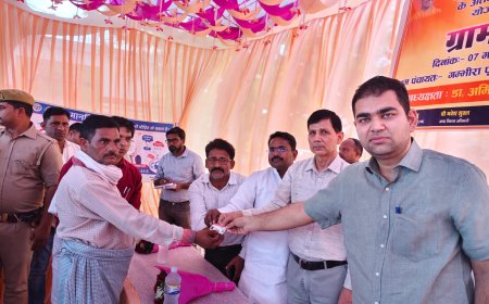 जिलाधिकारी ने ग्राम चौपाल लगाकर सुनी ग्रामीणों की समस्याएं, पात्र लोगों को योजनाओं का लाभ दिलाने के दिए निर्देश