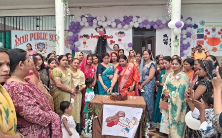 मातृ दिवस पर अमर पब्लिक स्कूल में रंगारंग कार्यक्रम, बच्चों की प्रस्तुतियों ने जीता सबका दिल