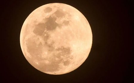 31 मई की रात आसमान में दिखेगा दुर्लभ चमत्कार! एक साथ नजर आएंगे ब्लू मून और माइक्रो मून
