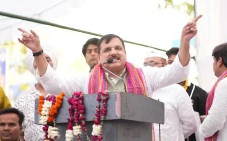 मेरठ से गाजियाबाद तक AAP की बड़ी पदयात्रा, संजय सिंह ने BJP पर बोला हमला, पेपर लीक से लेकर महंगाई तक उठाए सवाल
