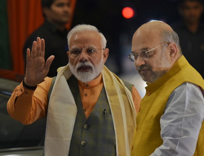 ममता के 15 साल के साम्राज्य का अंत… बंगाल में चला अमित शाह का चाणक्य नीति वाला दांव, मोदी की गारंटी ने उखाड़ फेंका TMC का किला