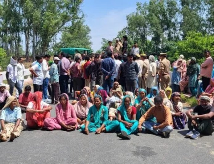 नहर में कूदे 12 साल के बच्चे का पांचवें दिन भी नहीं मिला सुराग, गुस्साए ग्रामीणों ने हाईवे किया जाम