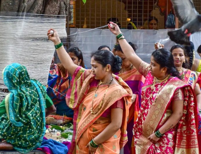 वट सावित्री व्रत 2026: इस दिन बरगद के पेड़ के नीचे करें ये खास पूजा, खुल सकते हैं पति की तरक्की और सुख-समृद्धि के रास्ते