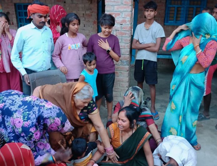 फतेहपुर में तूफान का कहर: अलग-अलग हादसों में 8 की मौत, 16 घायल, कई गांवों में मची तबाही