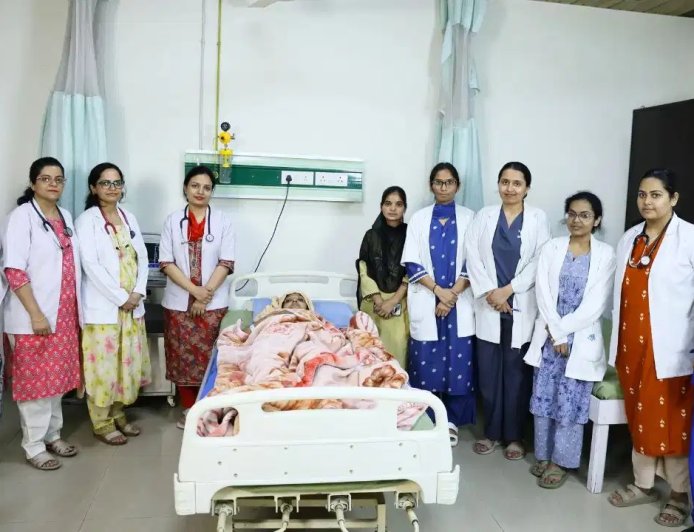5 दिन के अंदर महिला ने दिए 4 बच्चों को जन्म, यूपी की इस महिला का मामला देख डॉक्टर भी रह गए हैरान