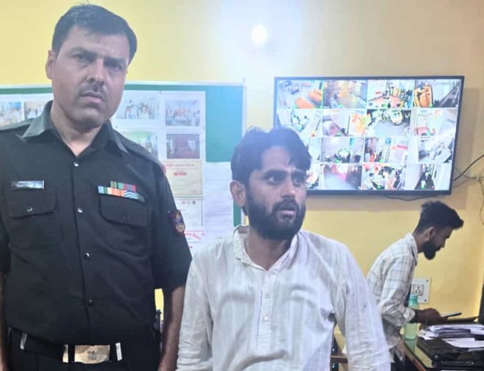 अस्पताल में बच्चा चोर का शोर, जांच में खुला राज… नवजात के कान में युवक सुना रहा था अजान