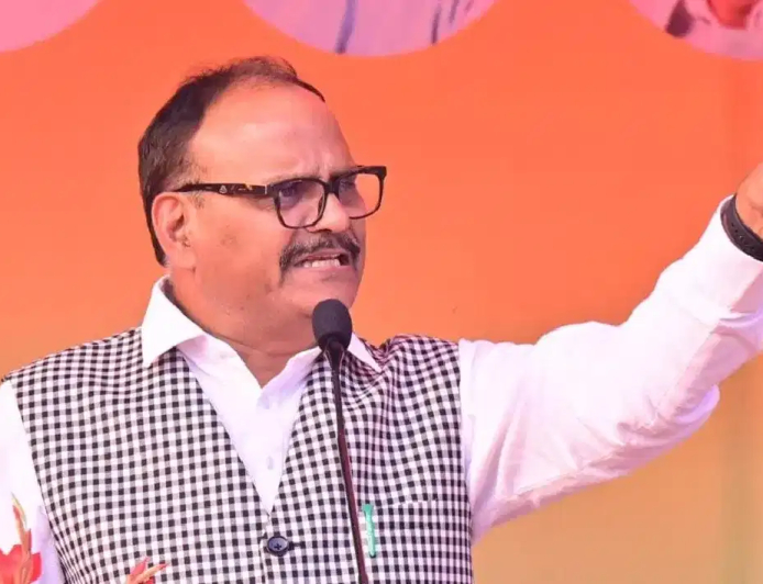 15 साल के गोपाल के हत्यारों को बख्शा नहीं जाएगा, ग्रेटर नोएडा कांड पर सख्त हुए ब्रजेश पाठक