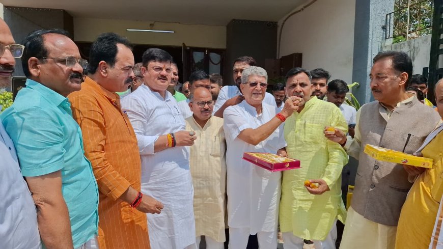 पश्चिम बंगाल में भाजपा की जीत पर अयोध्या में जश्न, नेताओं ने बताया ऐतिहासिक पल