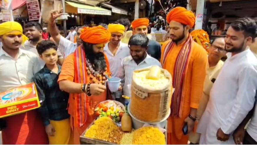 पश्चिम बंगाल में भाजपा की जीत पर अयोध्या में जश्न, मंदिरों में पटाखे और लड्डू बांटकर मनाई खुशी