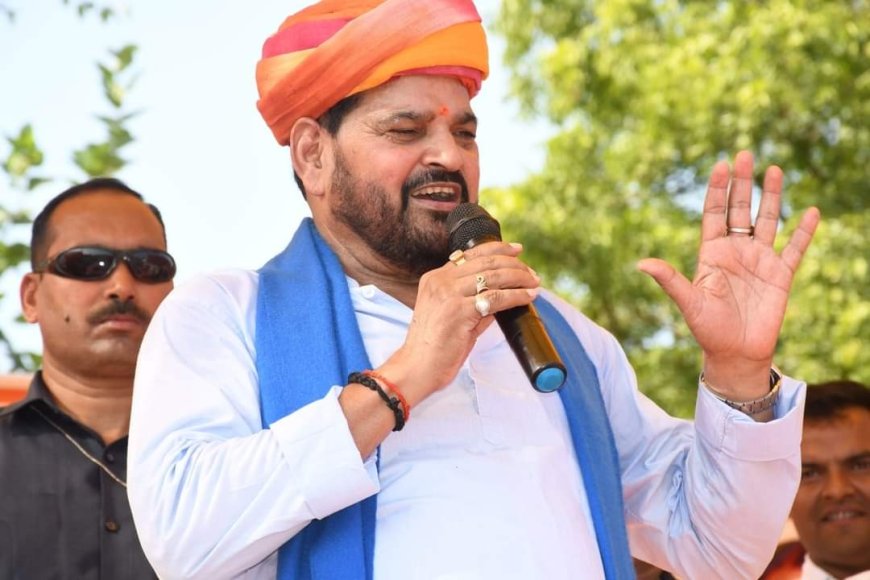UP में कैबिनेट विस्तार से पहले महासंग्राम… ब्रजभूषण सिंह ने शायरी से साधा योगी सरकार पर निशाना? बोले- जिस शाख पे बैठे हो वो टूट भी सकती है