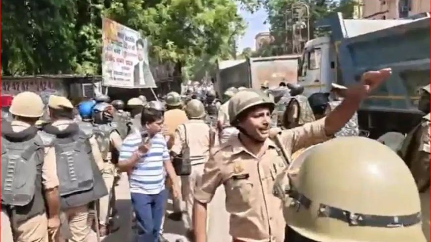 लखनऊ कोर्ट परिसर में चला बुलडोजर, वकीलों के 240 अवैध चैंबर-दुकानें ध्वस्त, सुबह से मचा हड़कंप