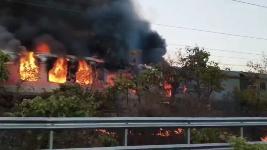 चलती राजधानी एक्सप्रेस में लगी भीषण आग… धुएं से मची चीख-पुकार, 68 यात्रियों को ऐसे बचाया गया