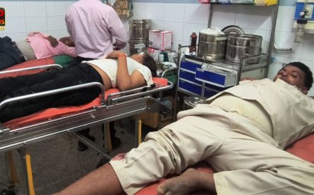 एटा में कंस वध मंचन के दौरान अचानक हुई फायरिंग, भागवत कथा में मची भगदड़, दो श्रद्धालुओं के पैरों में लगी गोली