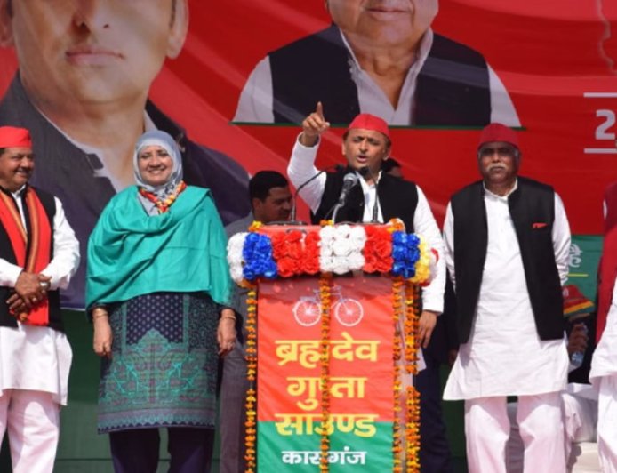 ‘भाजपा का चेहरा बेईमानी वाला’ कासगंज से अखिलेश का चुनावी शंखनाद, एनकाउंटर से लेकर पेपर लीक तक सरकार को घेरा