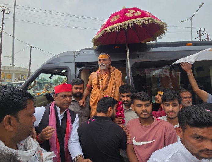 'जनता ने गाय कटवाने के लिए वोट नहीं दिया' रामपुर में भाजपा सरकार पर शंकराचार्य का बड़ा हमला, बोले- 2027 में उसी को दें वोट जो गाय को राष्ट्रमाता बनाए