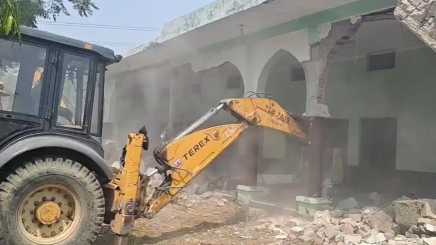 24 करोड़ की जमीन पर बना था मदरसा… 5 बुलडोजर चले, 2 घंटे में जमींदोज; अब फंडिंग की भी होगी जांच