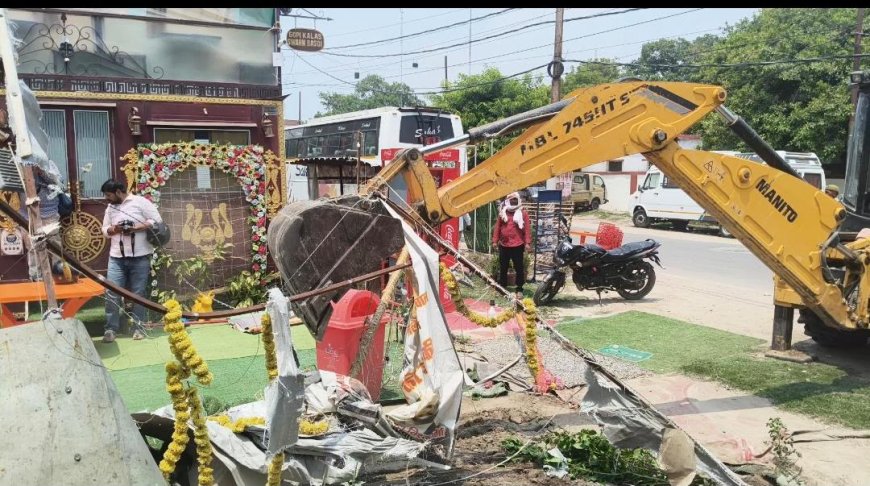 अयोध्या में करोड़ों की सरकारी जमीन पर चला प्रशासन का बुलडोजर, पट्टा खत्म होने के बाद भी चल रहा था कारोबार, एक दर्जन से ज्यादा अवैध कब्जे हटाकर प्रशासन ने वापस ली नजूल भूमि