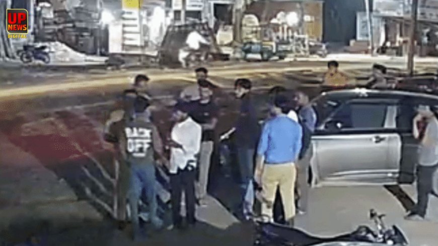 एटा में पुलिसकर्मी की दबंगई का वीडियो वायरल, युवक से सड़क पर मारपीट का आरोप, अधिकारियों ने बैठाई जांच 