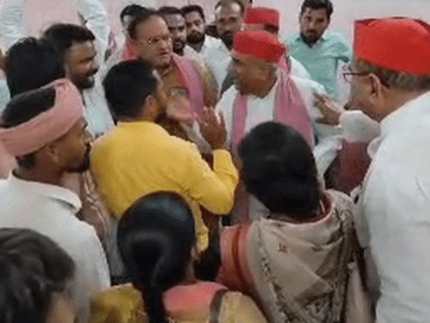 'तमीज से बात करना...' बांदा में सपा की बैठक में महिला सांसद और विधायक के बीच हुई तीखी नोंकझोंक, सांसद पति बोले- अखिलेश यादव से  करेंगे शिकायत